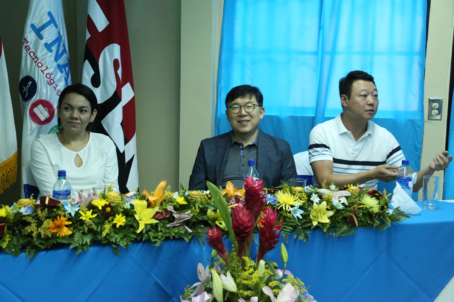 Misión Coreana Realiza Recorrido En Centro Agropecuario La Borgoña