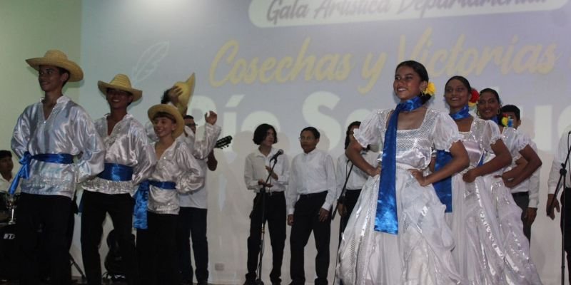Río San Juan celebra su identidad y talento en la Gala Artística Departamental “Cosechas y Victorias”