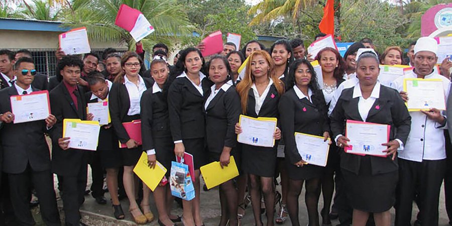 Emociones y agradecimientos en la Promoción del Tecnológico Industrial de Puerto Cabezas