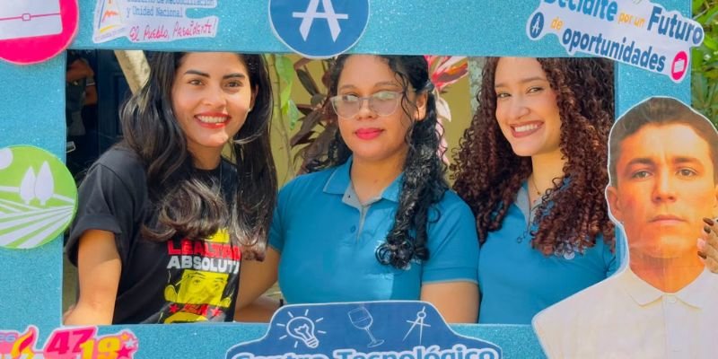 Centros Tecnológicos celebran el Día de la Alegría con entusiasmo, cultura y formación técnica