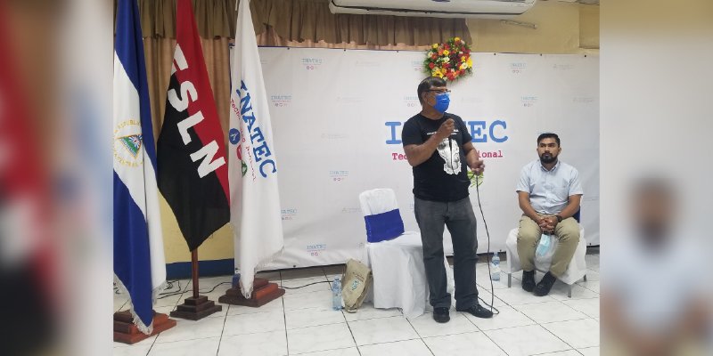 Estudiantes Técnicos participan de conferencia magistral sobre la Cruzada Nacional de Alfabetización