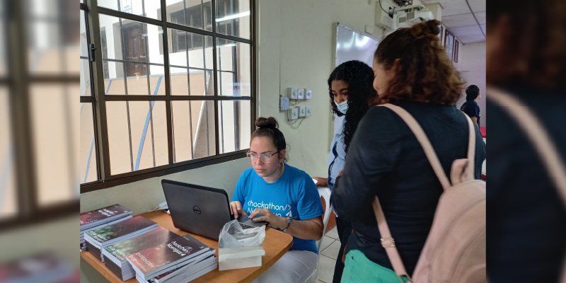 Jóvenes creativos se preparan para el desarrollo de aplicaciones