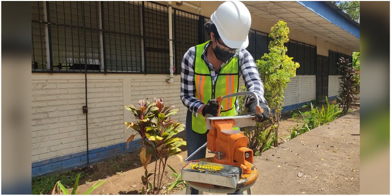 Carreras del Sector Industria y Construcción  con rostro de mujer