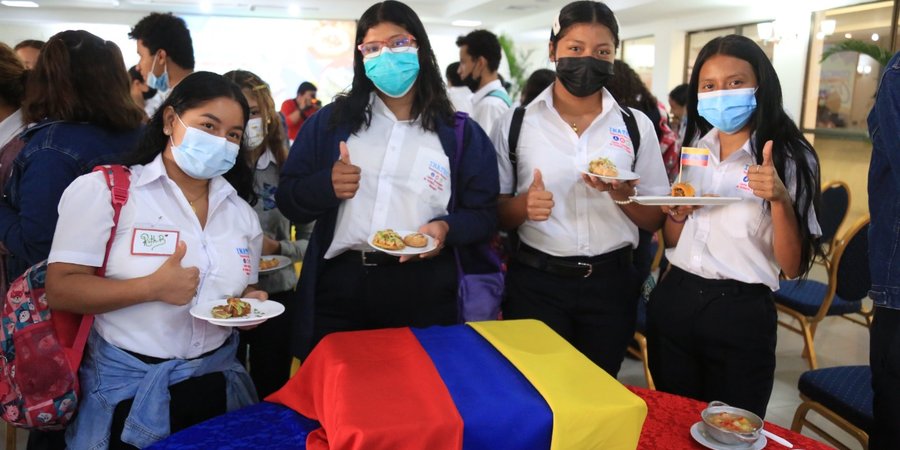 Estudiantes Técnicos de Hotelería y Turismo rinden homenaje al Comandante Hugo Chávez