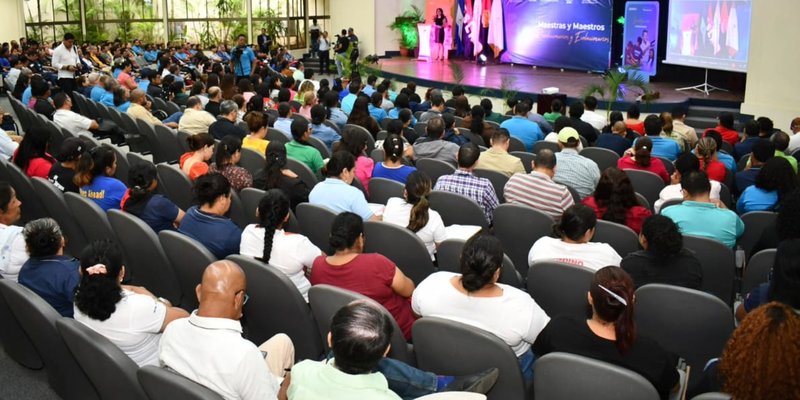 Maestras y maestros del Sistema Educativo finalizan Segundo Seminario de Historia e Interculturalidad