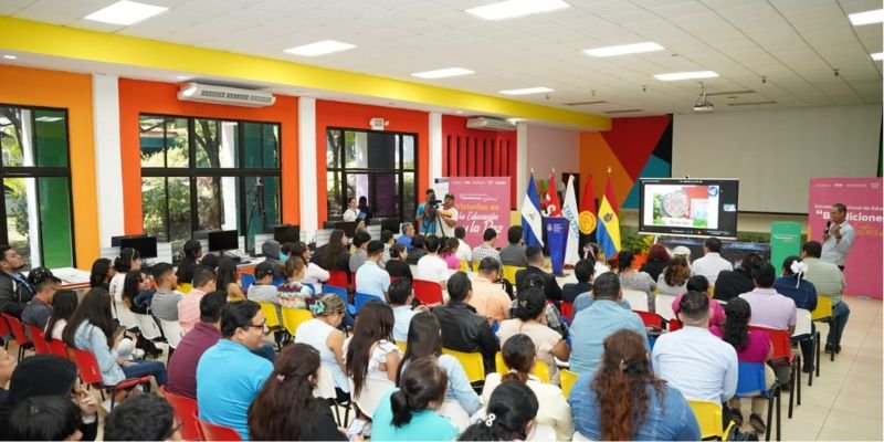 “Constelaciones y conocimiento: ciencia viva en el Sistema Educativo Nacional”