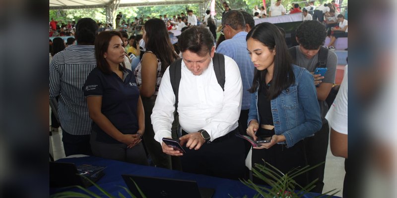 Imágenes -  Protagonismo de Estudiantes y Docentes en Ciencias e Innovación