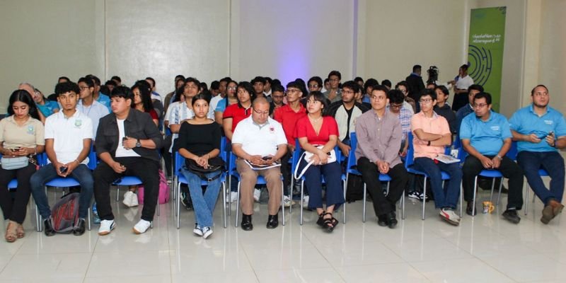 Realizan en Managua la conferencia “Creatividad e innovación disruptiva” rumbo al Hackathon Nicaragua 2025
