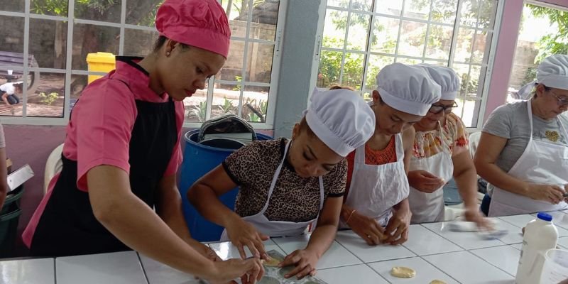 Mayra Regina Medina Meléndez es una destacada docente del Centro Tecnológico Rolando Rodríguez González, Chichigalpa -INATEC que a lo largo de sus tres años como instructora, ha recorrido múltiples ri