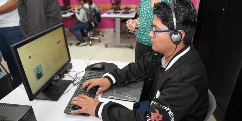 300 Servidores Públicos del Sistema Educativo Nacional Inician formación en inglés
