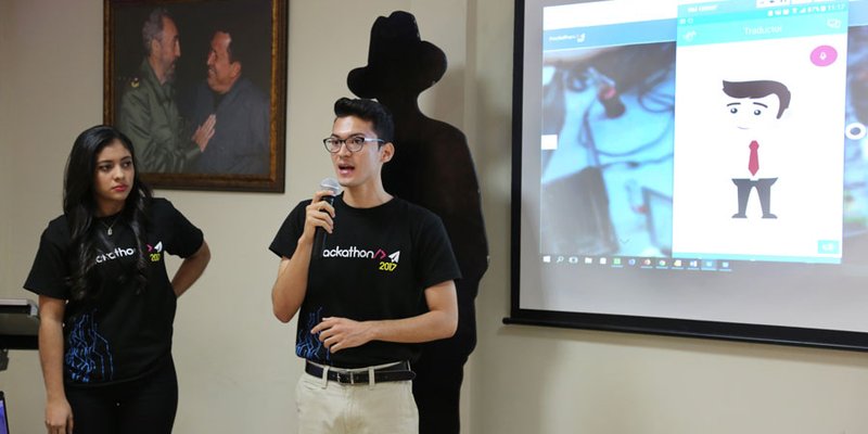 Encuentro con ganadores del  Hackathon 2017