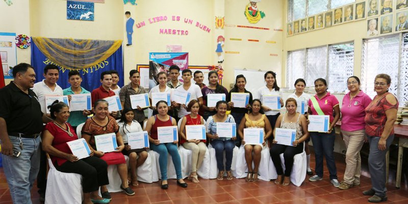 Certificación a protagonistas de Juigalpa