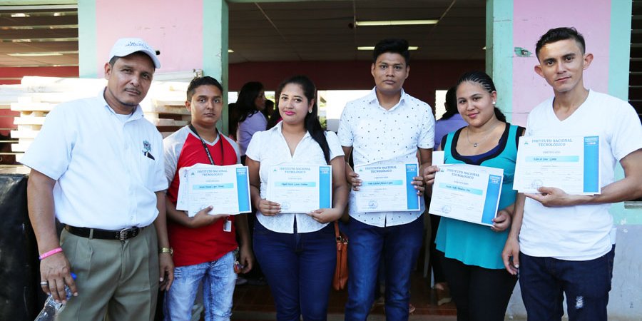 Nuevos promocionados de Escuelas Municipales de Oficio en Tipitapa