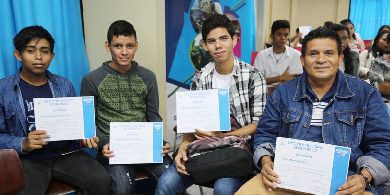 Lugareños aprenden adecuada aplicación de productos veterinarios