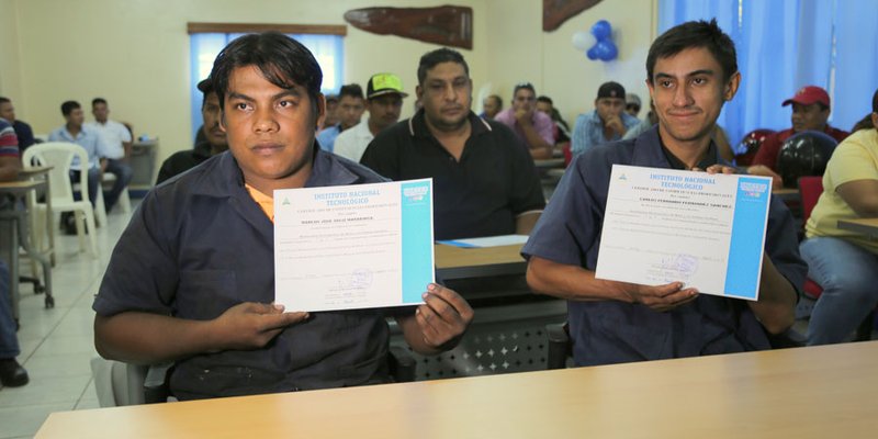 Certifican a trabajadores empíricos de Chinandega