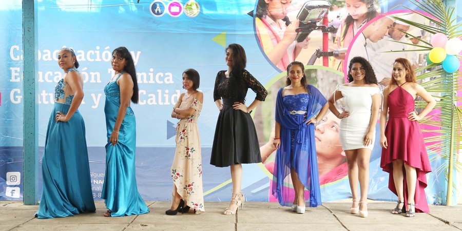 Estudiantes Técnicos realizan Festival, Belleza y Cultura de mi País