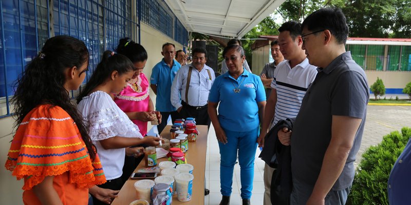 Misión Coreana visita Agropecuario La Borgoña