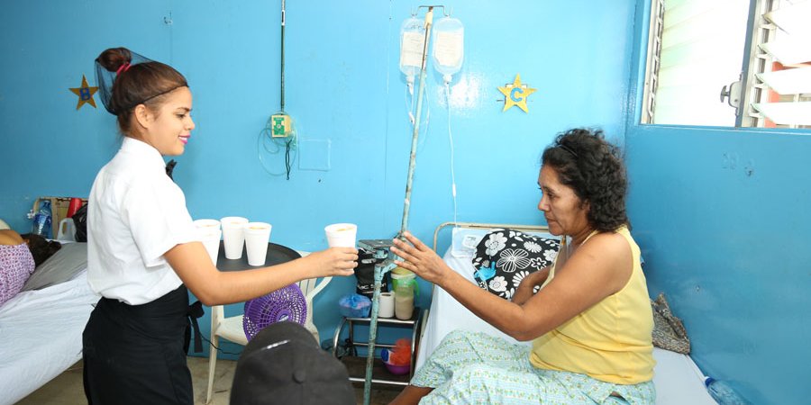 Protagonistas de centros tecnológicos comparten lo aprendido en hospital de Managua