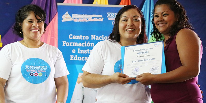 Docentes se certifican en de Módulo de Tutoría Virtual