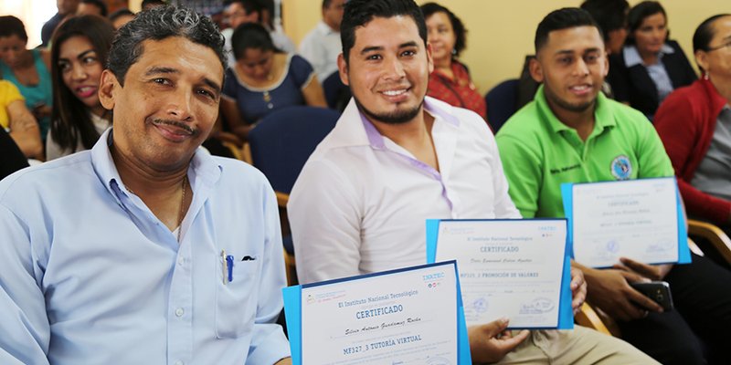 Docentes se certifican en de Módulo de Tutoría Virtual