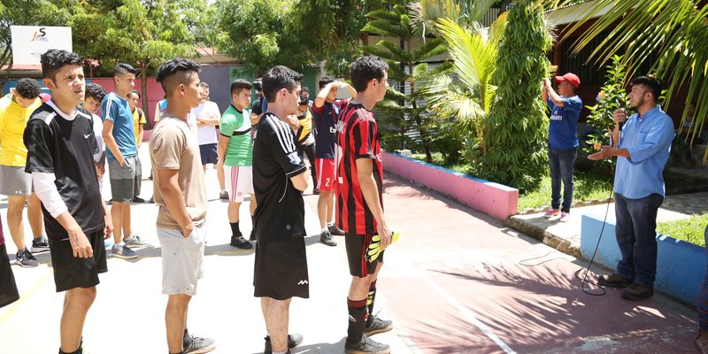 “En Deporte Ganamos la Paz”