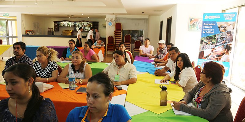 Taller de Capacitación metodológica para facilitadores de cursos libres y tecnológicos de campo