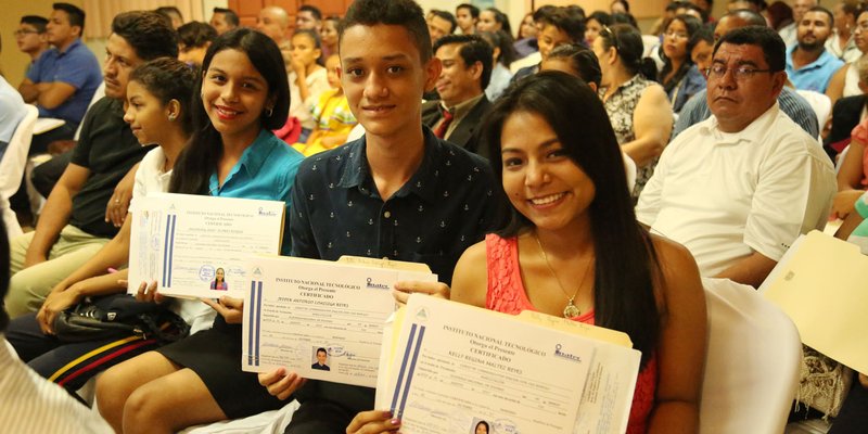 Graduación protagonistas  de Inglés Comunicativo