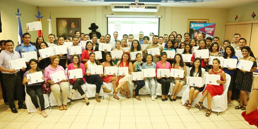 Tecnológico Nacional de Idiomas gradúa a protagonistas  del curso de Inglés Comunicativo