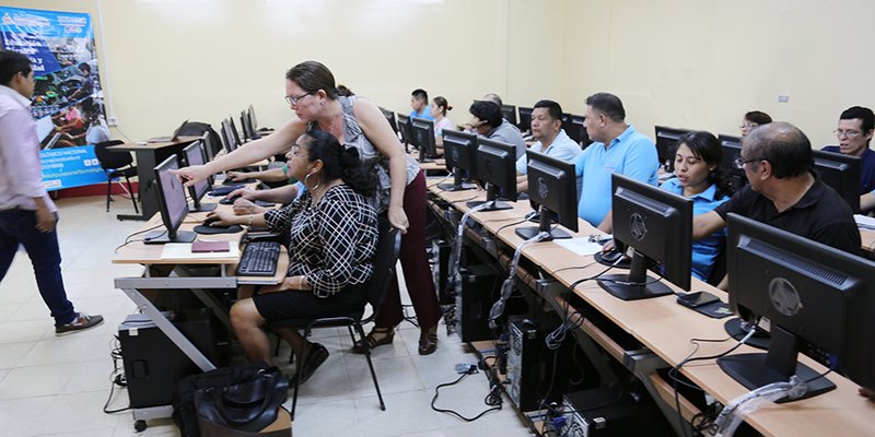 Docentes e instructores de Educación Técnica se capacitan para brindar mayor calidad