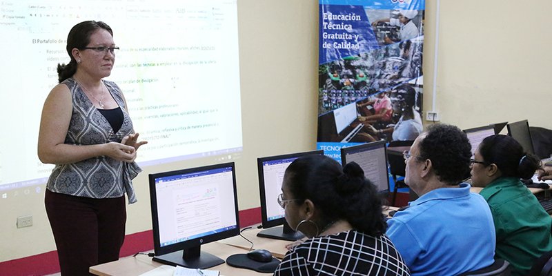 Docentes e instructores de Educación Técnica se capacitan para brindar mayor calidad