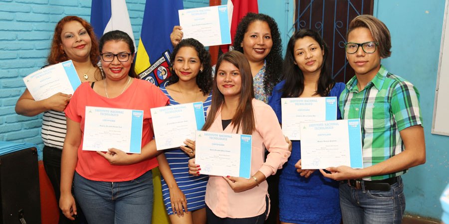 Tecnológico Manuel Olivares certifica a jóvenes  de diferentes barrios de Managua