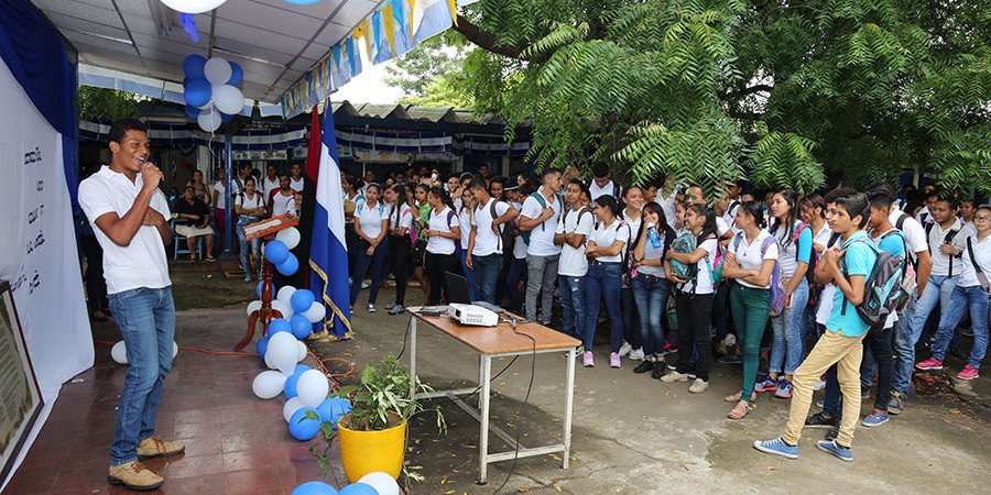 Estudiantes técnicos de León festejan a la patria en #AMORANICARAGUA