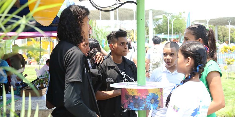 Estudiantes Técnicos presentes en la Expo Feria “Amor a la Madre Tierra”
