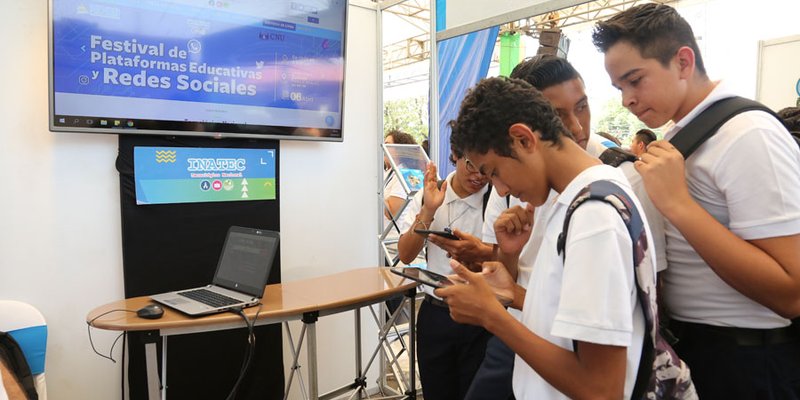 Festival de Plataformas Educativas y Redes Sociales