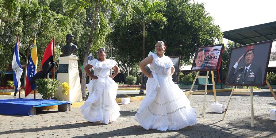 Estudiante técnicos conmemoran al  Comandante Hugo Chávez Frías