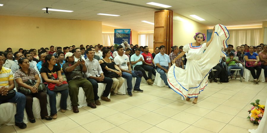 Estudiantes técnicos de Managua celebran el Día Nacional del Estudiante