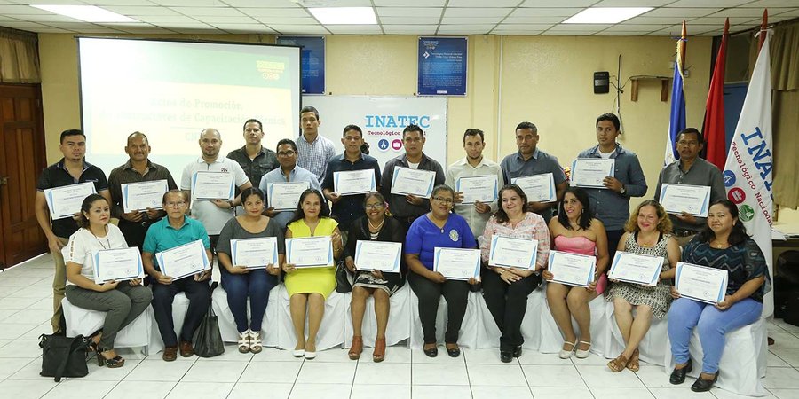 Entrega de Certificados a Facilitadores de la Formación Profesional de Managua