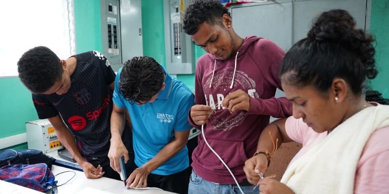 El viaje de Santos: Del corazón del Tortuguero a las aulas del éxito