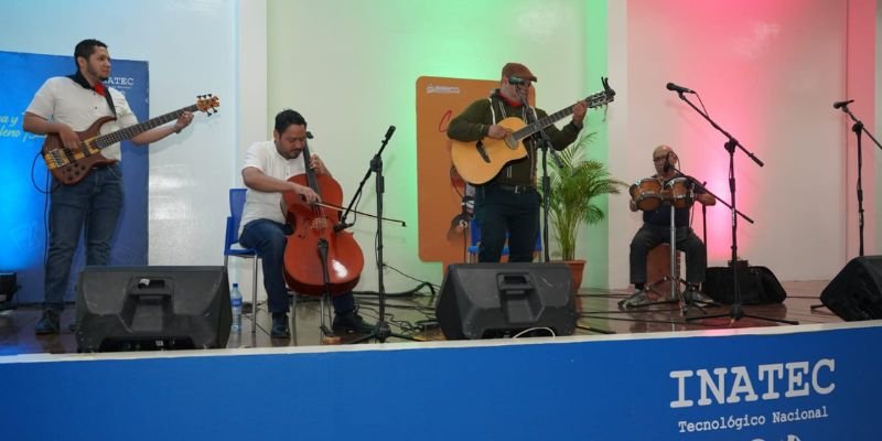 El Sistema Educativo Nacional celebra II Jornada de Reconocimiento a la labor de maestras y maestros