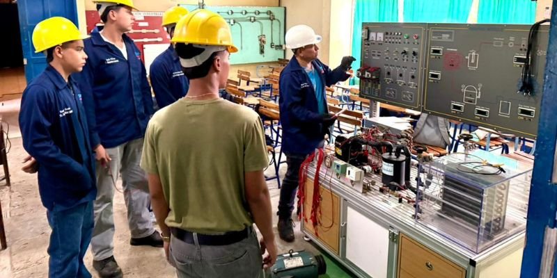 El docente que transforma vidas desde el aula e inspira a generaciones de técnicos en Chinandega