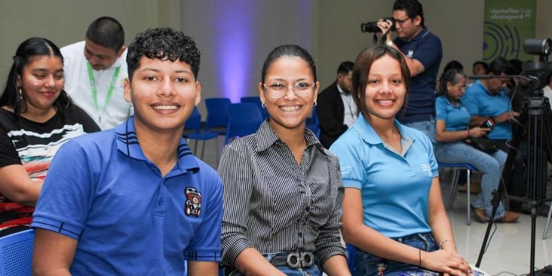 Realizan en Managua la conferencia “Creatividad e innovación disruptiva” rumbo al Hackathon Nicaragua 2025