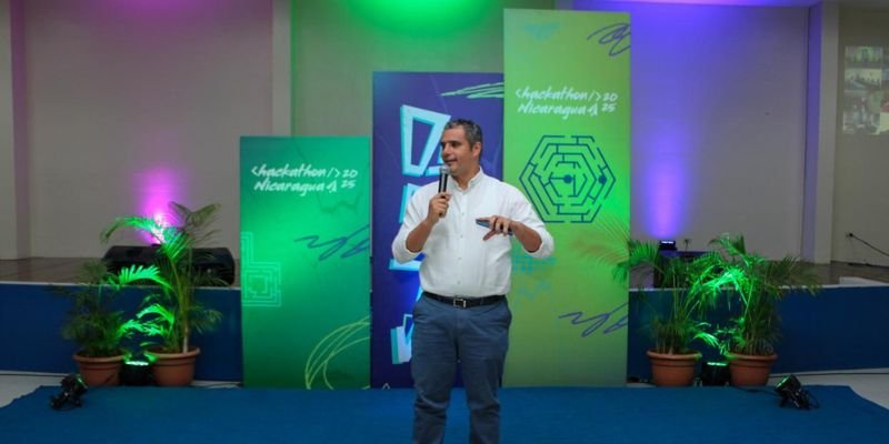 Realizan en Managua la conferencia “Creatividad e innovación disruptiva” rumbo al Hackathon Nicaragua 2025