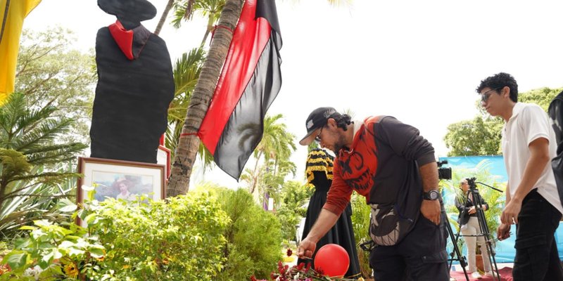 Más de 60 mil estudiantes rinden homenaje a Sandino en el 131 natalicio