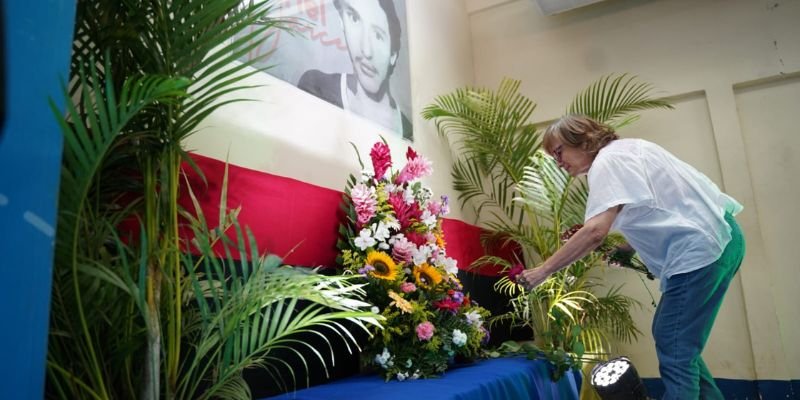 Acto conmemorativo en homenaje a la vida y legado histórico del martir revolucionario Ariel Darce