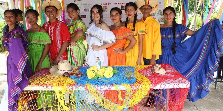 Estudiantes Técnicos realizan Feria Folclórica de Mitos y Tradiciones “Hijos del Maíz”