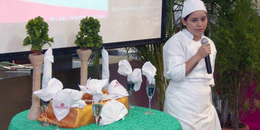 Alumnos de Cocina y Gastronomía del Centro Tecnológico de Hotelería presentan platillos creativos