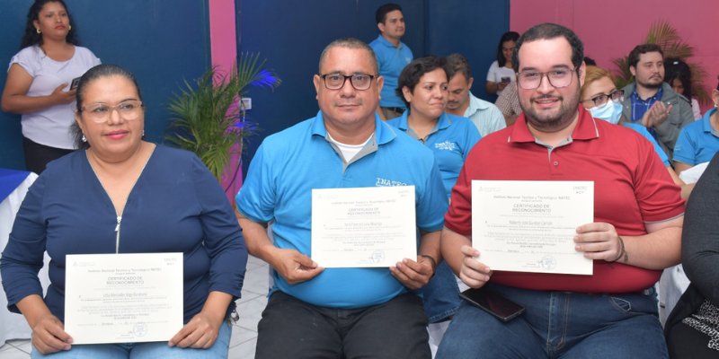 Celebran a más de 3,000 maestros y maestras de educación tecnológica