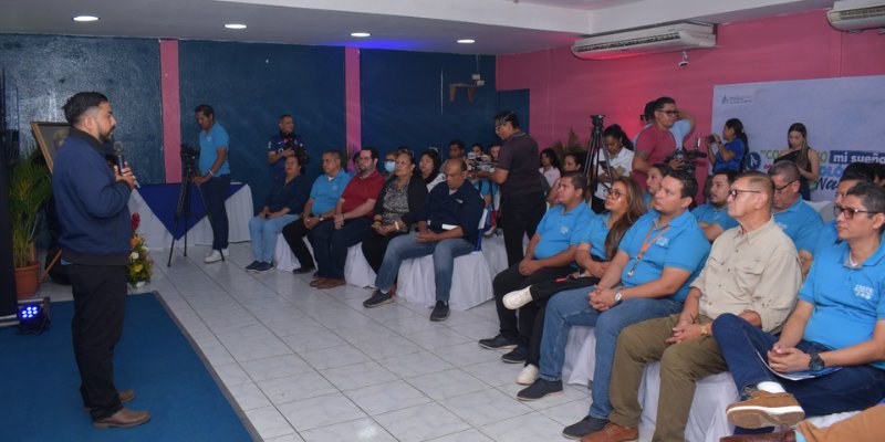 Celebran a más de 3,000 maestros y maestras de educación tecnológica
