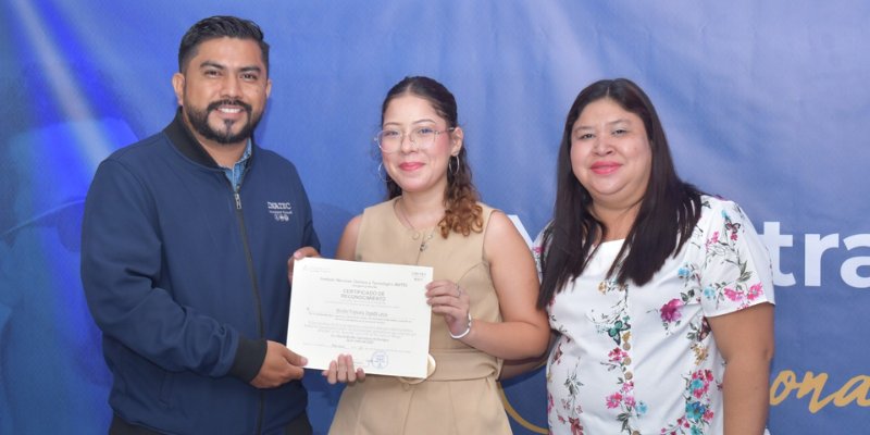 Celebran a más de 3,000 maestros y maestras de educación tecnológica
