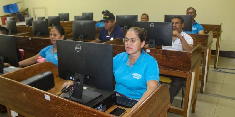 Comunidad educativa participa en la construcción de la Estrategia Nacional de Educación 2027-2030